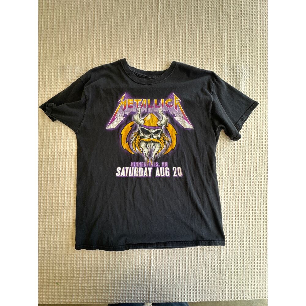 Men's Metallica Black size Md Concert Tshirt 20.75X27